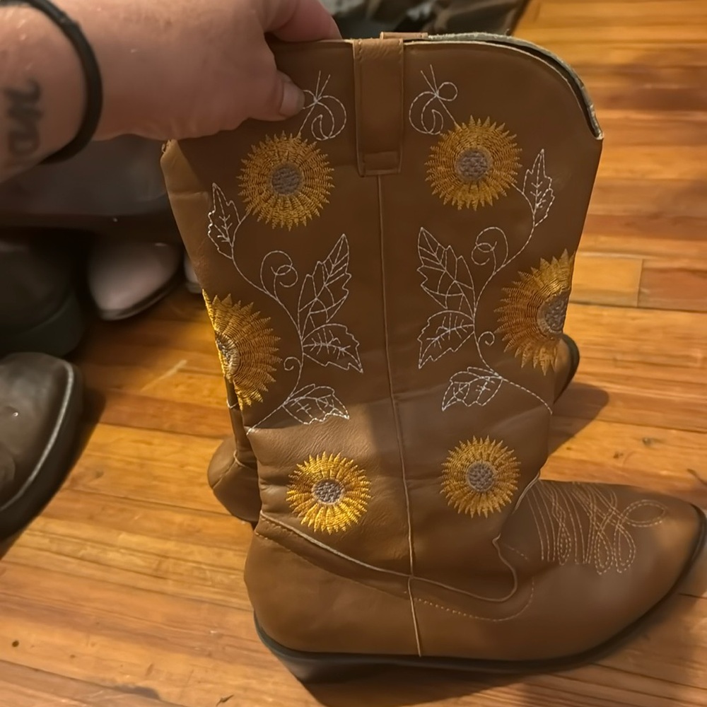 Sunflower cowgirl boots